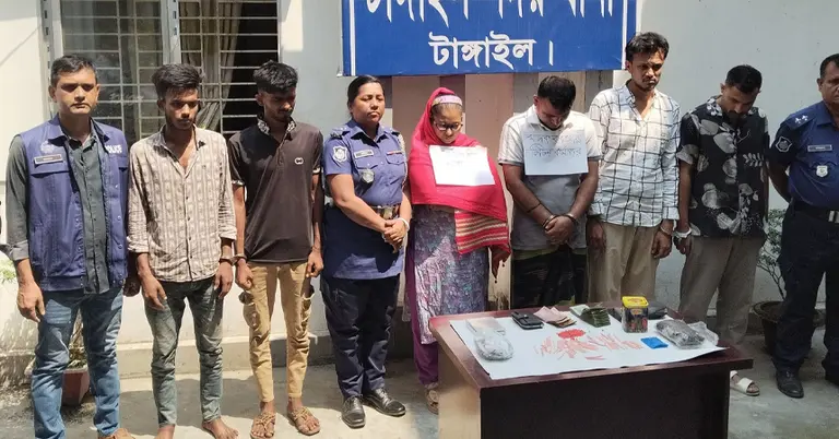 ৬ মাদক ব্যবসায়ী গ্রেপ্তার